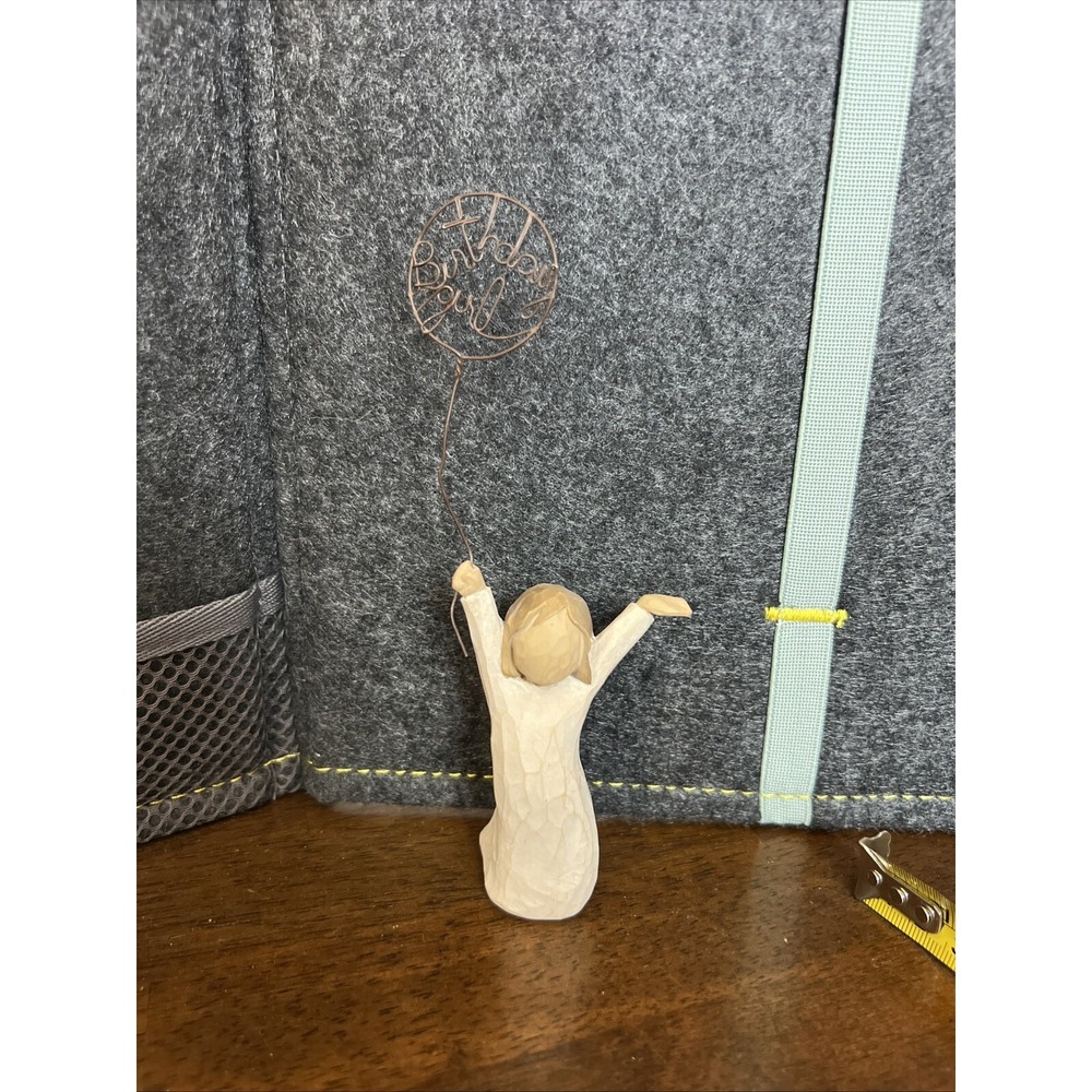 Willow Tree - BIRTHDAY GIRL‎ 26164 Gift Figurine 2005 Demdaco-Susan Lordi